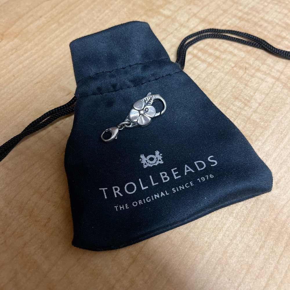 Genuine Troll Beads Flower Clasp